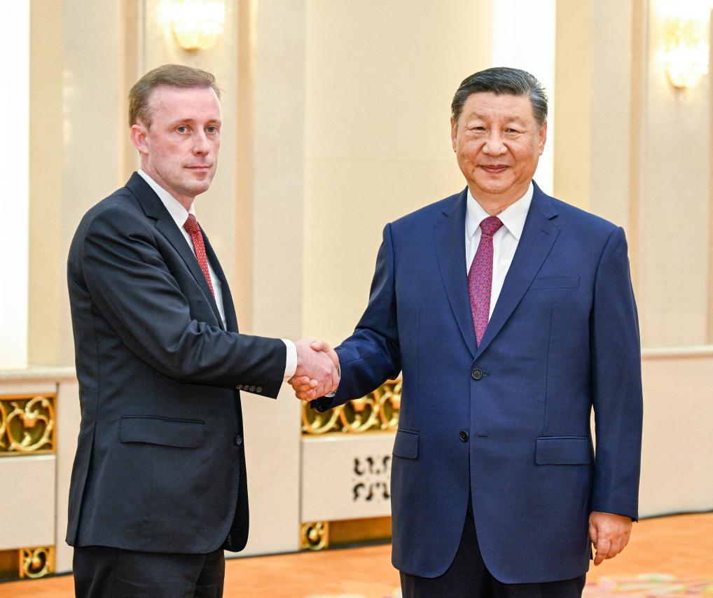 BEIJING, 29 agosto, 2024 (Xinhua) -- El presidente chino, Xi Jinping, se reúne con el asesor de Seguridad Nacional estadounidense, Jake Sullivan, en el Gran Palacio del Pueblo, en Beijing, capital de China, el 29 de agosto de 2024. (Xinhua/Li Xueren)