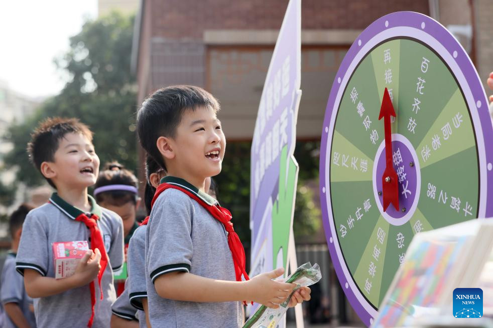 Escuelas de China organizan actividades para marcar el inicio del nuevo semestre