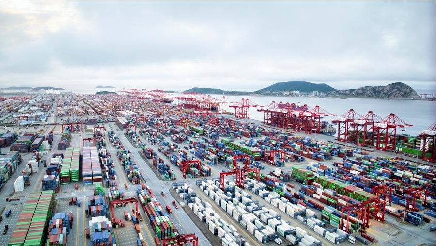 Imagen del 17 de septiembre de 2023 de la terminal automatizada de contenedores del Puerto de Agua Profunda de Yangshan de Shanghai, en Shanghai, en el este de China. (Xinhua/Wang Yiming) 