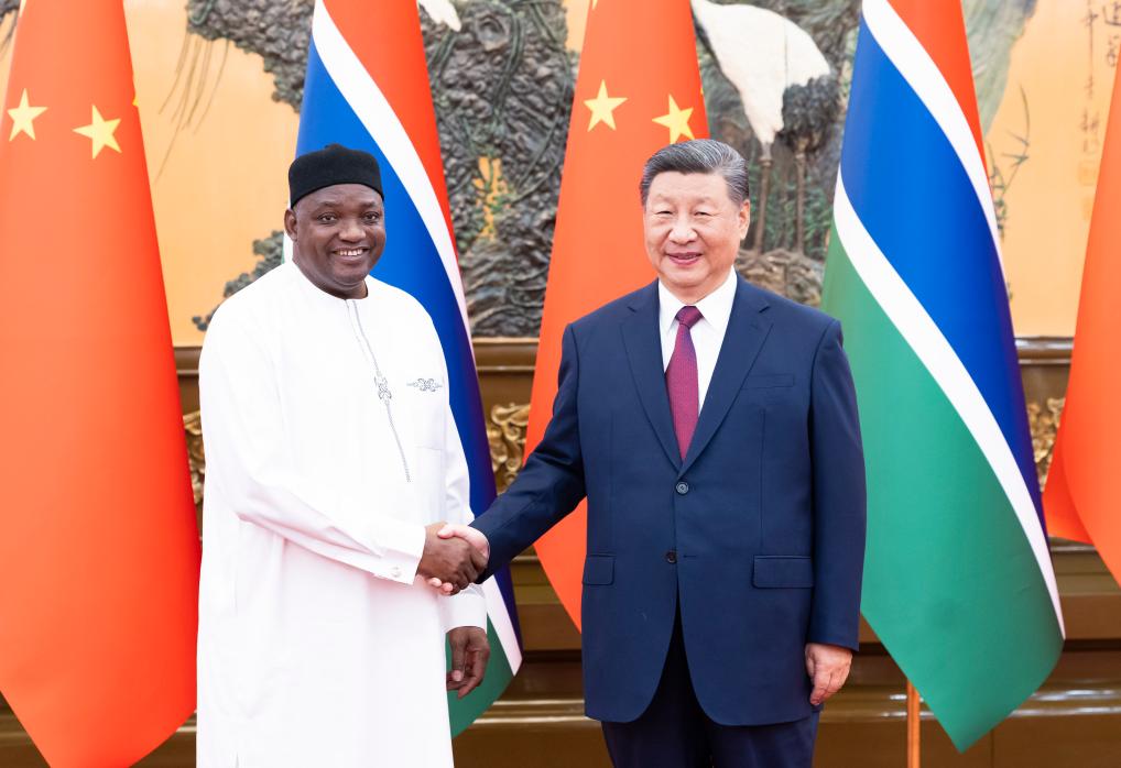 BEIJING, 6 septiembre, 2024 (Xinhua) -- El presidente chino, Xi Jinping, se reúne con el presidente de Gambia, Adama Barrow, quien se encuentra en Beijing para participar en la Cumbre 2024 del Foro de Cooperación China-África (FOCAC, siglas en inglés), en el Gran Palacio del Pueblo, en Beijing, capital de China, el 6 de septiembre de 2024. (Xinhua/Huang Jingwen)