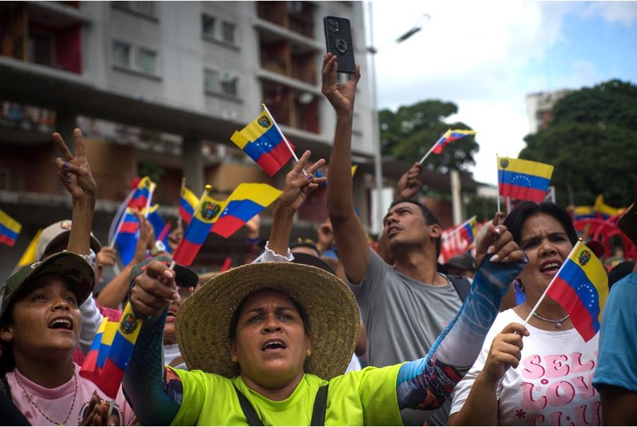 Personas participan en una marcha de pescadores, agricultores y acuicultores en respaldo a la reelección del presidente venezolano, Nicolás Maduro, en Caracas, Venezuela, el 7 de agosto de 2024. (Xinhua/Str)