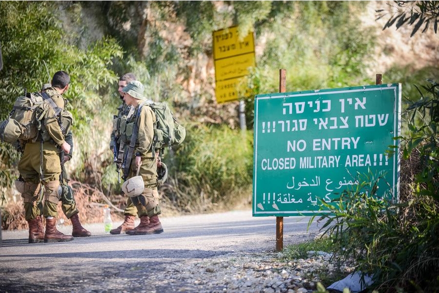 Imagen de archivo de soldados israelíes montando guardia en las cercanías de Parque Nacional Rosh Hanikra en la frontera entre Israel y Líbano, en Israel. (Xinhua/JINI)