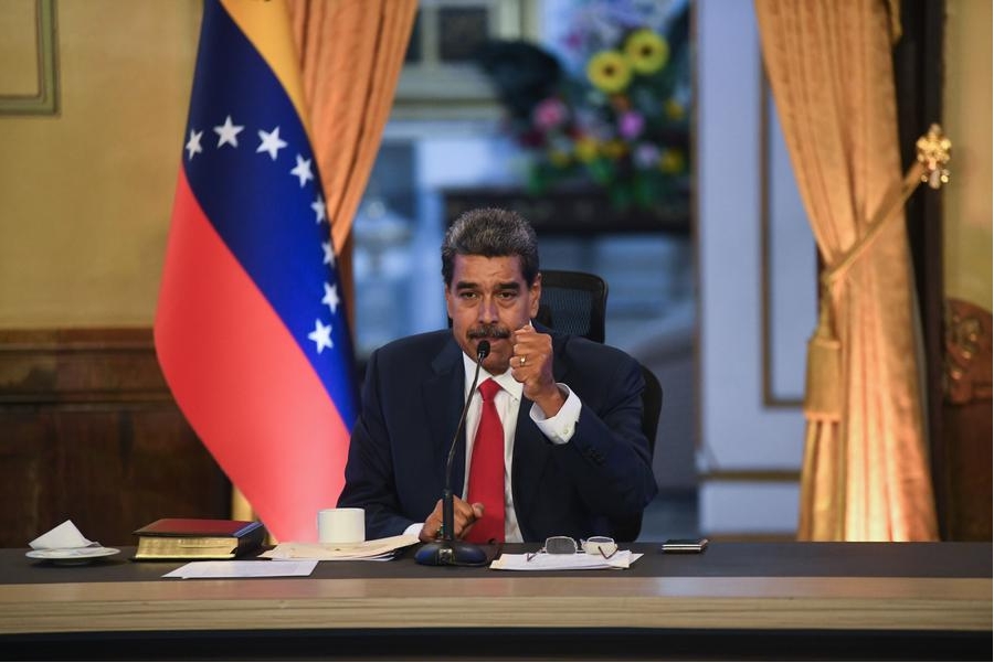 Imagen del 2 de agosto de 2024 del presidente venezolano, Nicolás Maduro, hablando durante una conferencia de prensa en el Palacio de Miraflores, en Caracas, Venezuela. (Xinhua/Marcos Salgado) 