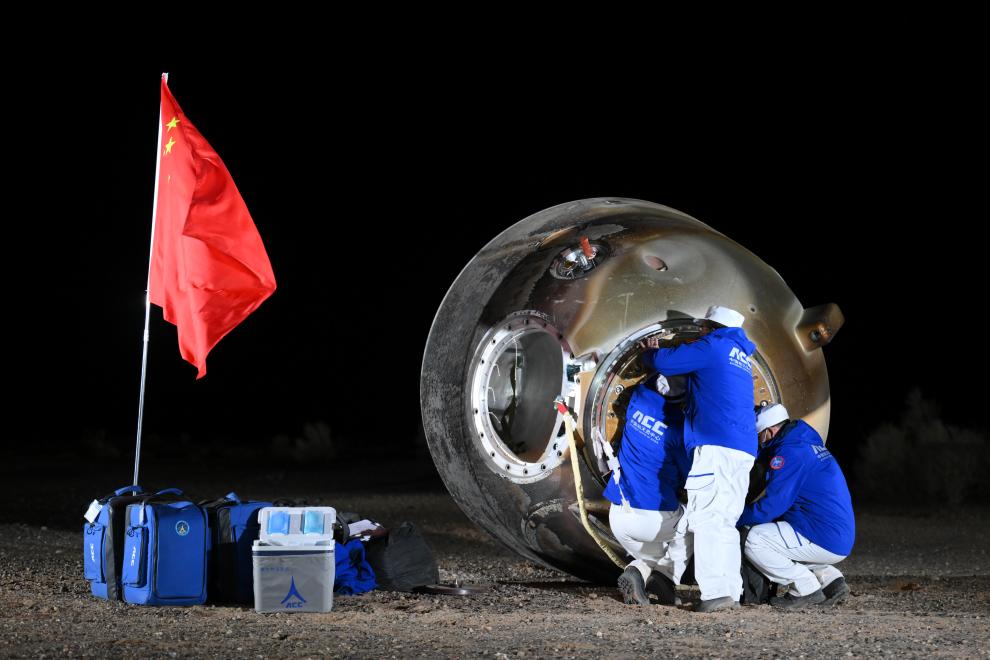 Astronautas chinos regresan a salvo a la Tierra tras intensa y alegre estadía espacial