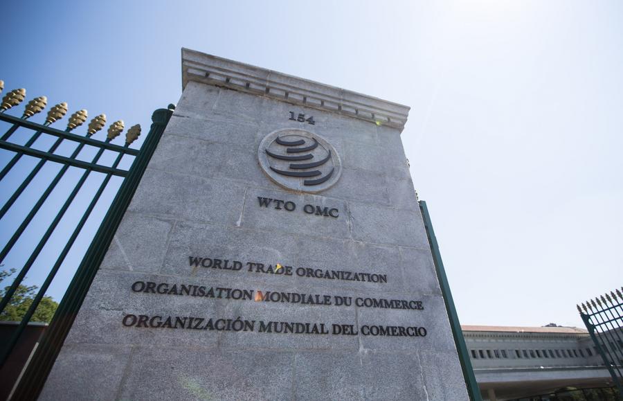 Imagen de archivo del logotipo de la Organización Mundial del Comercio (OMC), en la entrada de la sede de la OMC en Ginebra, Suiza, el 24 de julio de 2015. (Xinhua/Xu Jinquan) 