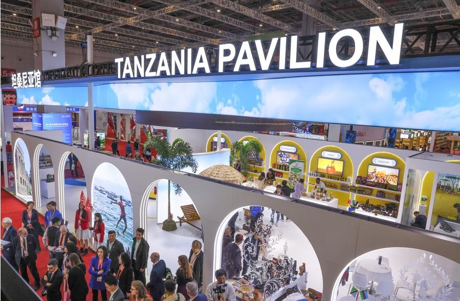 Esta foto, tomada el 5 de noviembre de 2024, muestra el pabellón de Tanzania durante la séptima Exposición Internacional de Importaciones de China (CIIE, por sus siglas en inglés) en Shanghai, en el este de China. (Xinhua/Yin Gang)