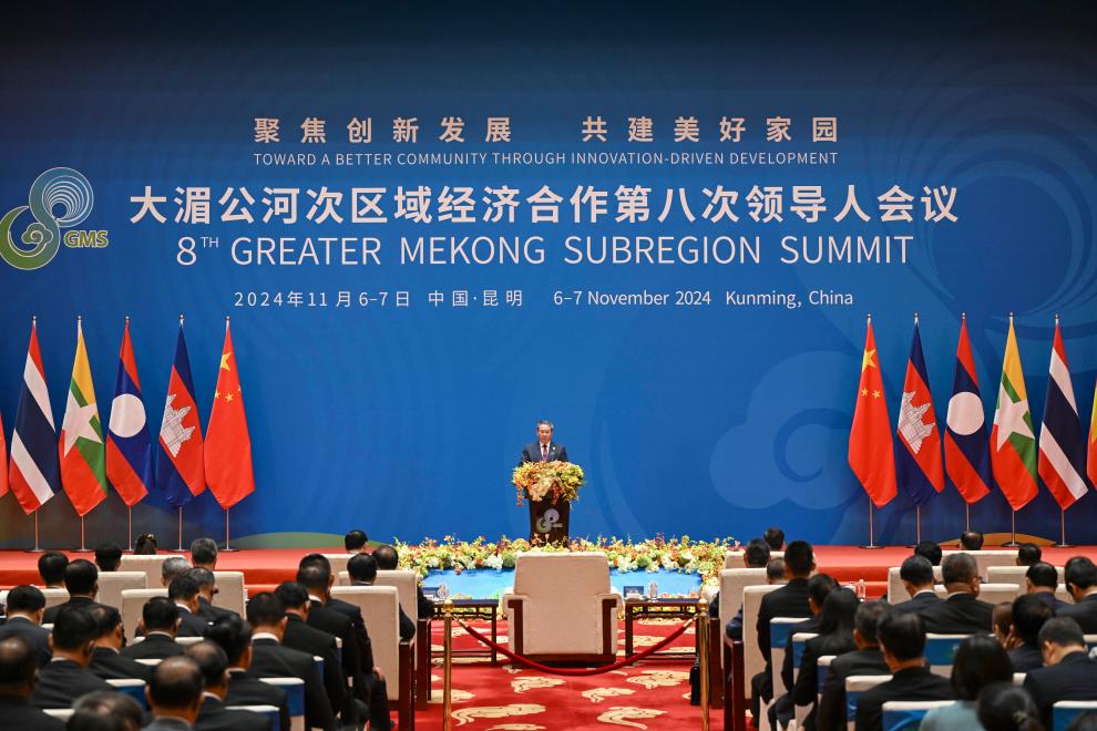 El primer ministro chino, Li Qiang, asiste a la VIII Cumbre de la Subregión del Gran Mekong (SGM), en Kunming, en la provincia de Yunnan, en el suroeste de China, el 7 de noviembre de 2024. (Xinhua/Yin Bogu)