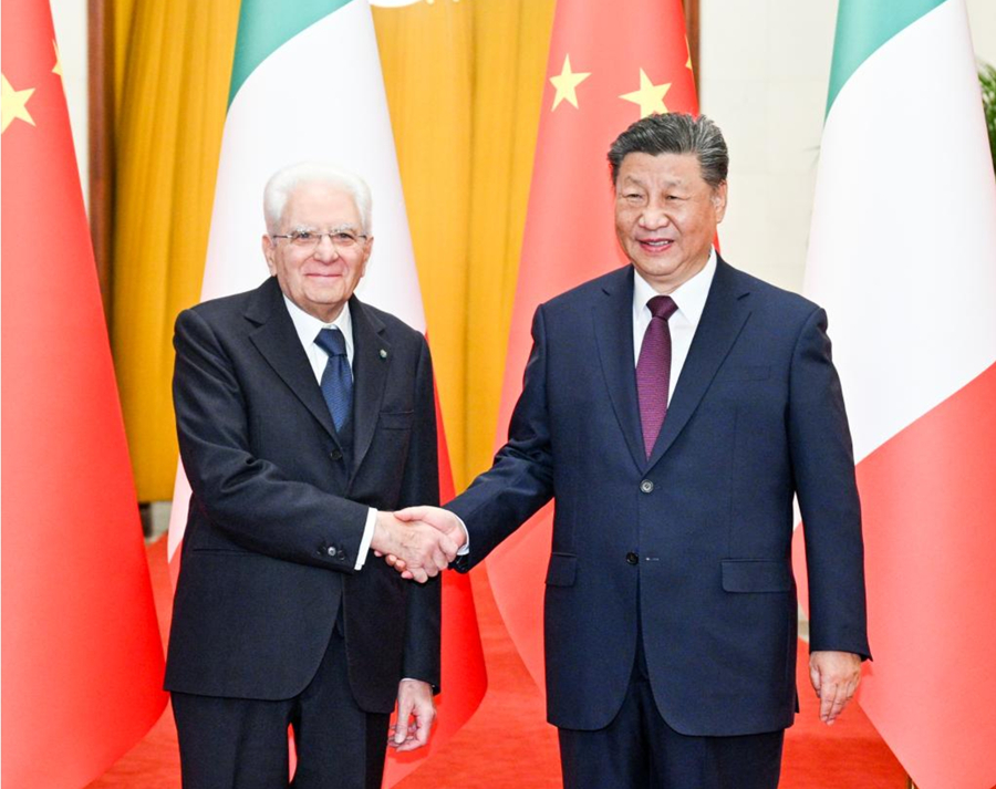 El presidente chino, Xi Jinping, sostiene conversaciones con el presidente italiano, Sergio Mattarella, quien se encuentra en China para una visita de Estado, en el Gran Palacio del Pueblo, en Beijing, capital de China, el 8 de noviembre de 2024. (Xinhua/Li Xueren)