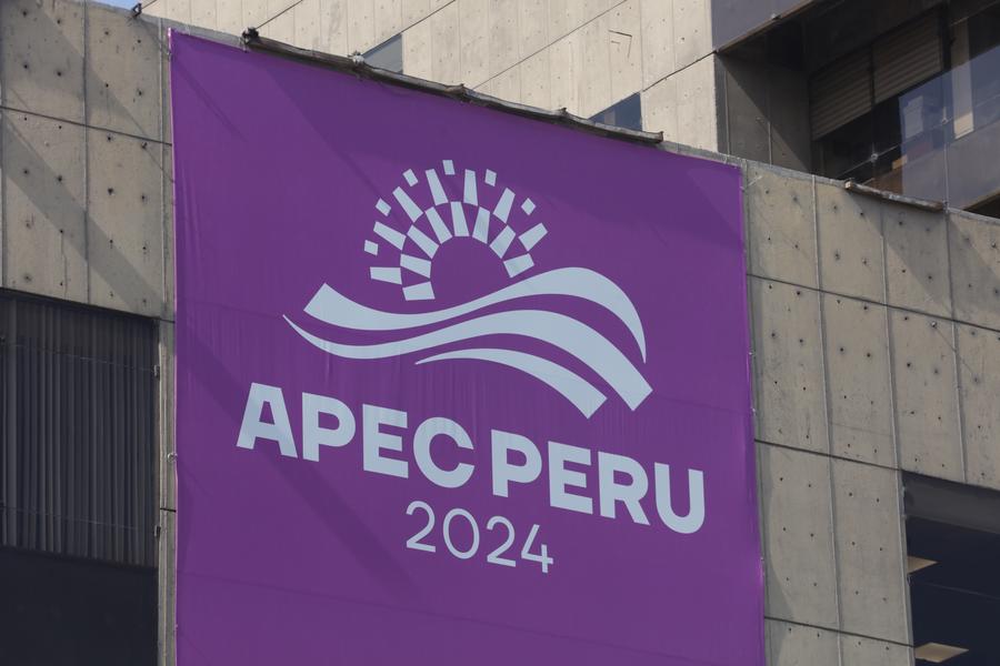 Imagen del 13 de noviembre de 2024 del logotipo de APEC 2024, en Lima, Perú. La 31ª Reunión de Líderes Económicos de APEC se llevará a cabo en Lima. (Xinhua/Mariana Bazo)