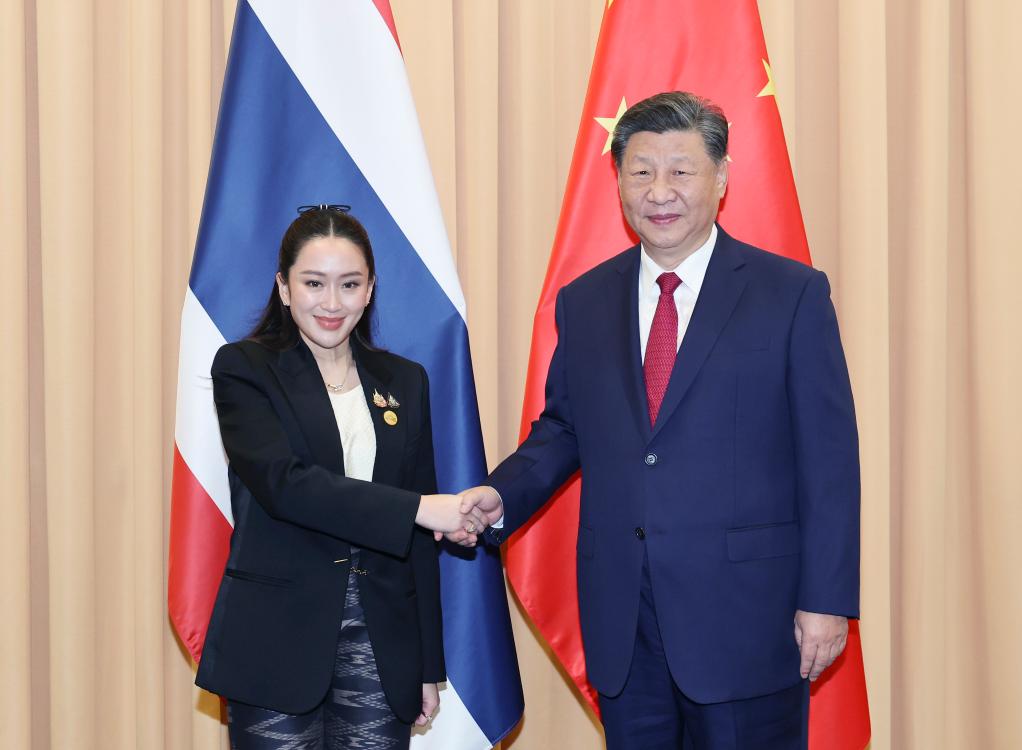 El presidente chino, Xi Jinping, se reúne con la primera ministra de Tailandia, Paetongtarn Shinawatra, al margen de la 31ª Reunión de Líderes Económicos de APEC, en Lima, Perú, el 15 de noviembre de 2024. (Xinhua/Yao Dawei) 