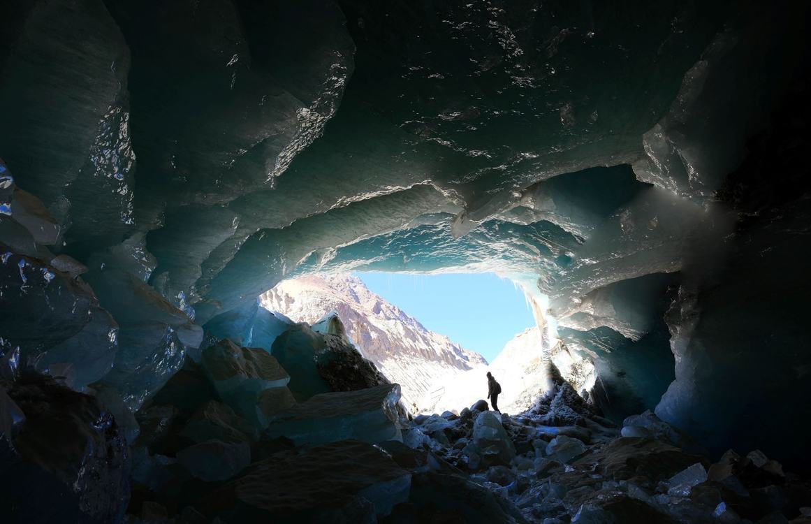 Descubren una nueva cueva de hielo gigante en Tíbet