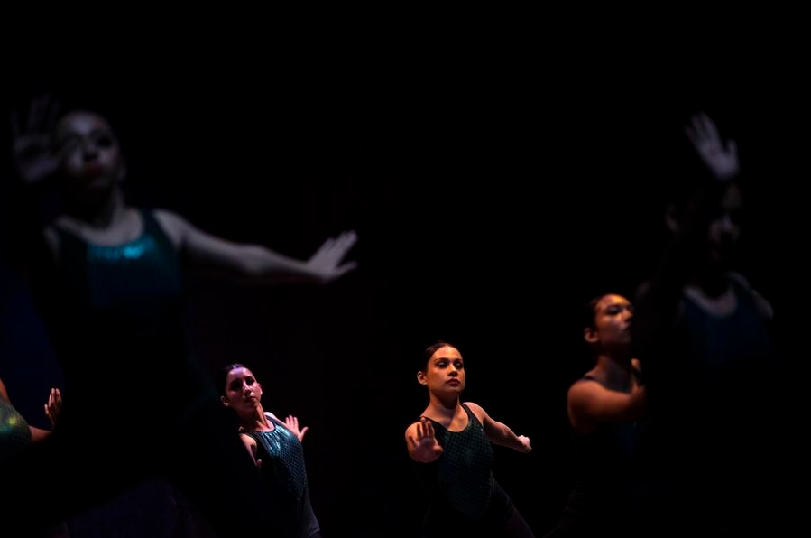 Imagen del 21 de septiembre de 2024 de artistas de la Ópera Wu de China realizando una presentación en el teatro Nicolás Avellaneda, en Comayagüela, Honduras. (Xinhua/David de la Paz)