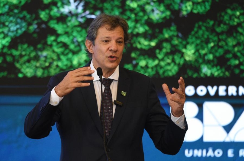 El ministro de Hacienda brasileño, Fernando Haddad, habla durante una reunión del Consejo de Desarrollo Económico y Social, en el Palacio de Itamaraty, en Brasilia, capital de Brasil, el 12 de diciembre de 2024. (Xinhua/Lucio Tavora)