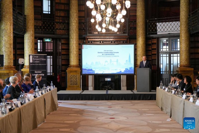 China y Reino Unido prometen ampliar intercambios entre partidos