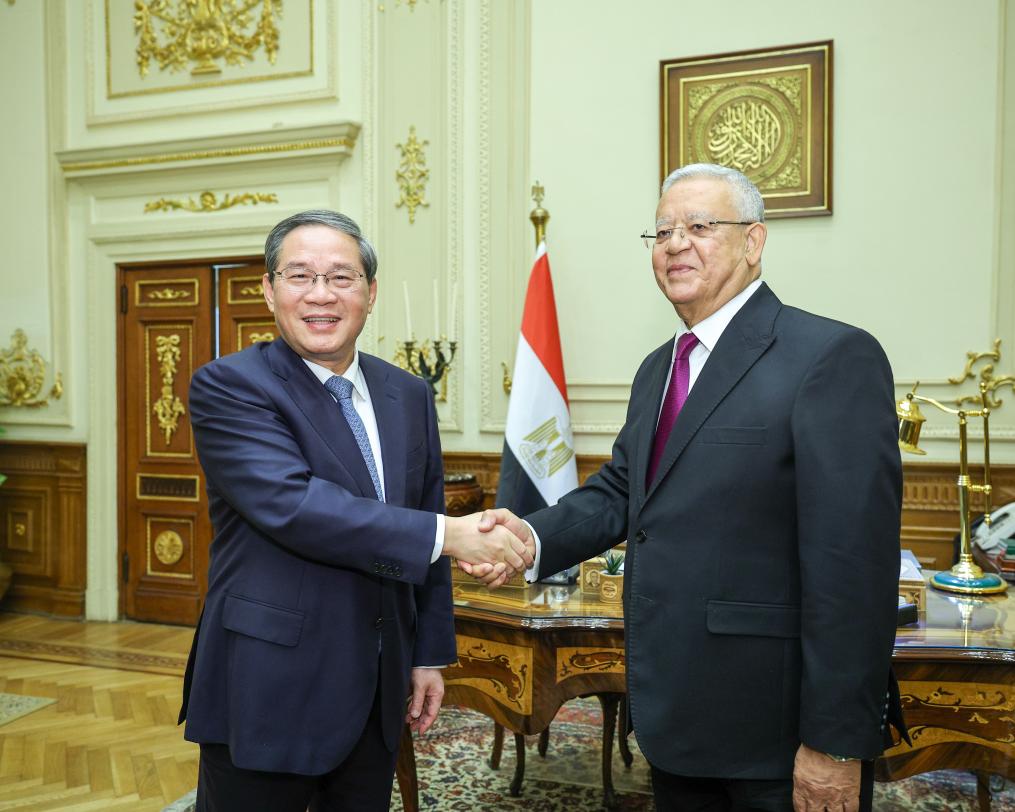 China y Egipto deben facilitar constantemente comercio e inversión bidireccionales, dice premier chino
