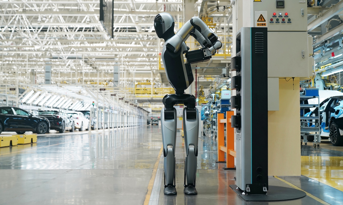 Una empresa china lanza un robot humanoide autónomo con tecnología de intercambio de baterías