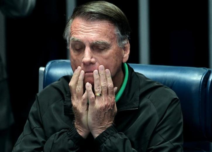 Bolsonaro se declara inocente y defiende permanencia de su hijo Eduardo en EE. UU.