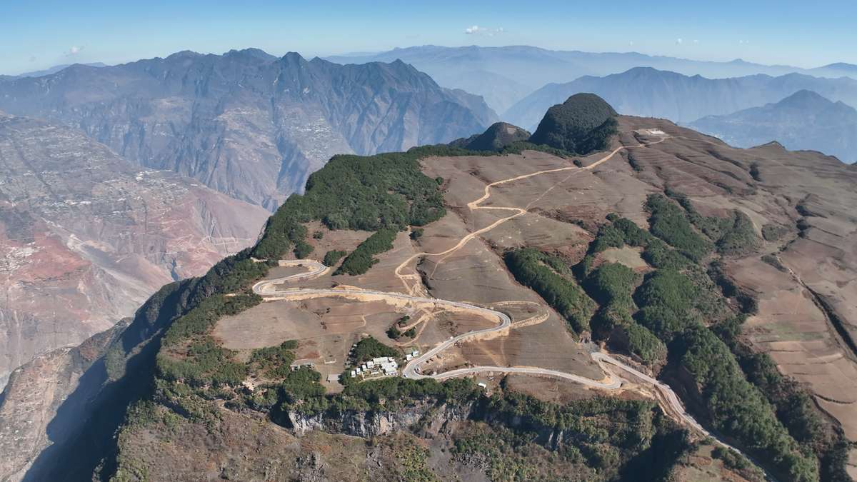 La mitigación de la pobreza transforma la aldea del acantilado de Sichuan – 人民网