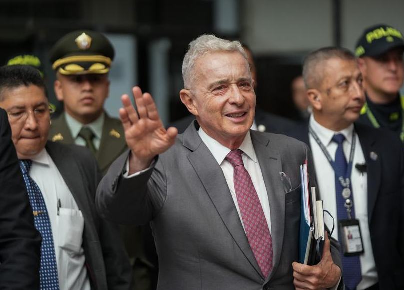 Jueza colombiana declara culpable a expresidente Uribe por soborno en actuación penal y fraude procesal