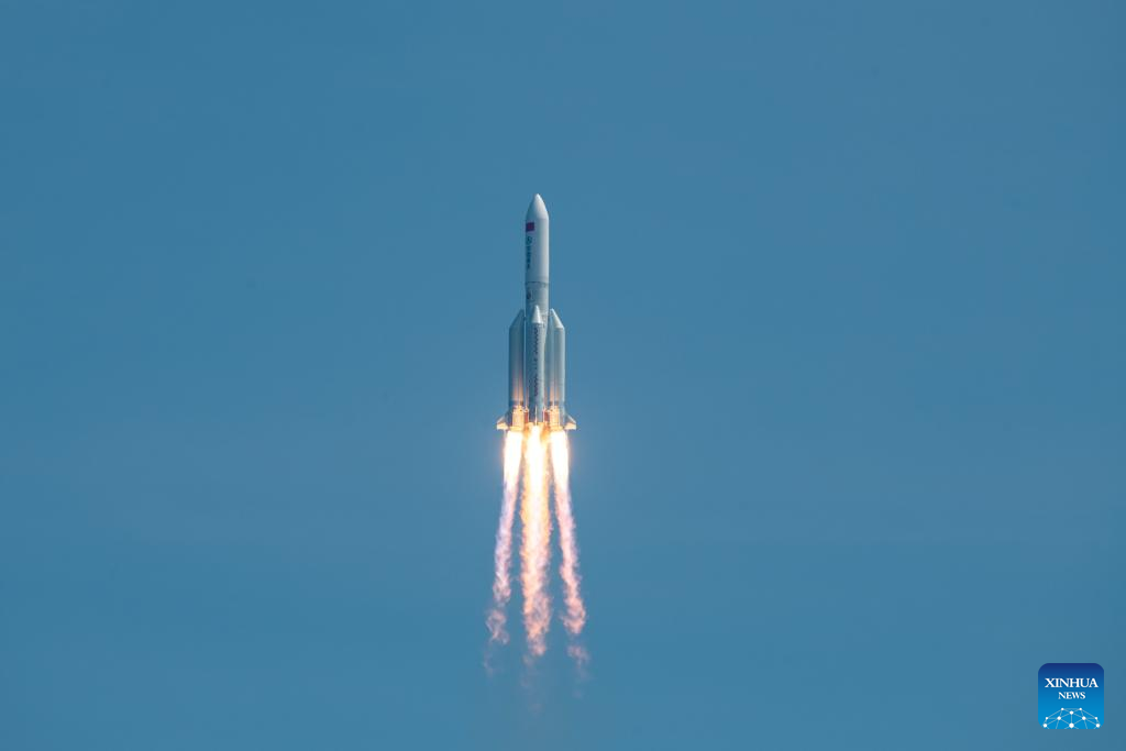 China lanza nuevo grupo de satélites de internet