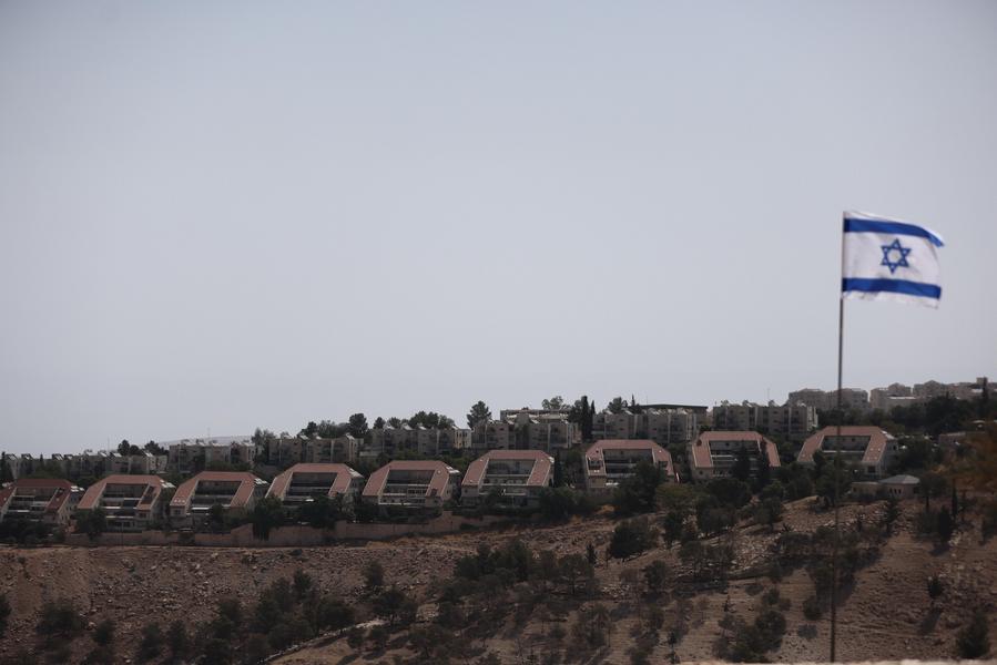 Imagen del 14 de agosto de 2025 de una vista de la zona E1, una franja de tierra al este de Jerusalén situada entre esa ciudad y el asentamiento de Ma'ale Adumim. (Xinhua/Jamal Awad)