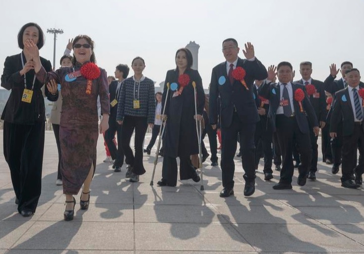 Consejera de Estado china pide mejorar dispositivos de asistencia para personas con discapacidad