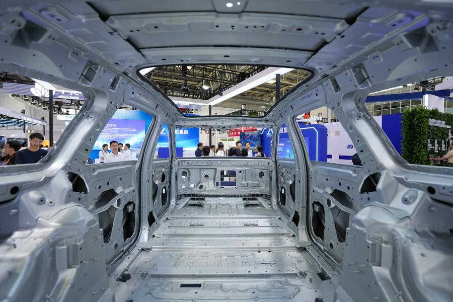 China publica lista de 500 principales empresas manufactureras para 2025