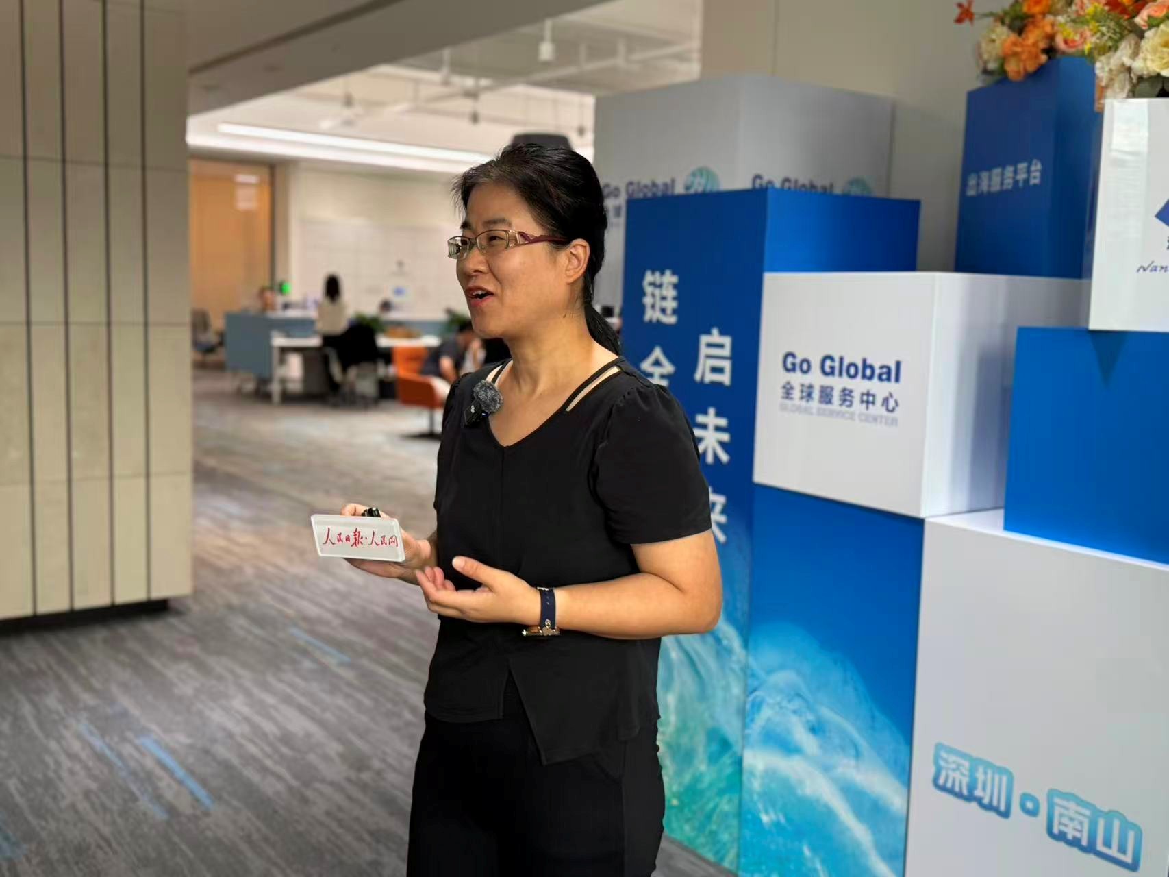 Chen Shuqin, directora de la marca Vinsbäh del EVOC recibió entrevista del Diario del Pueblo digital. (Foto: Zhao Jian/Diario del Pueblo digital)