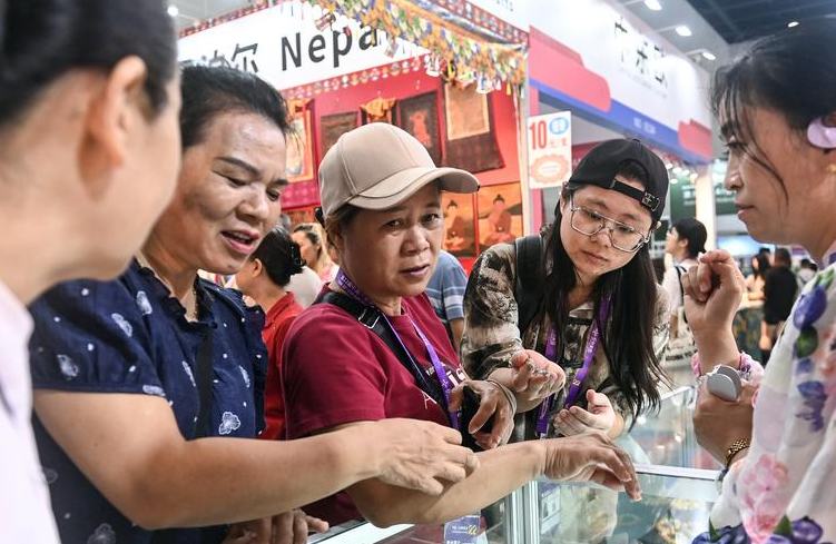 Firman más de 500 acuerdos económicos y comerciales en Exposición China-ASEAN