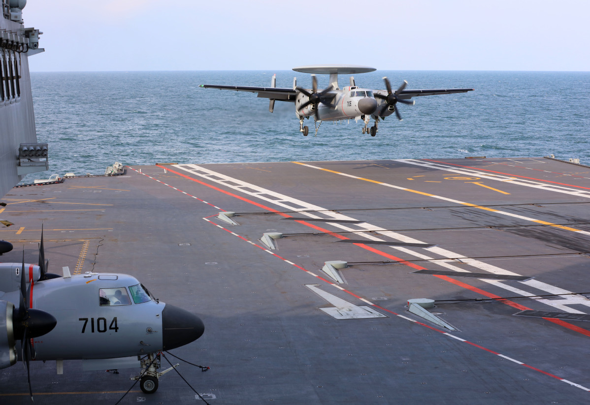 CNS Fujian logra un hito con el lanzamiento electromagnético de un avión naval avanzado