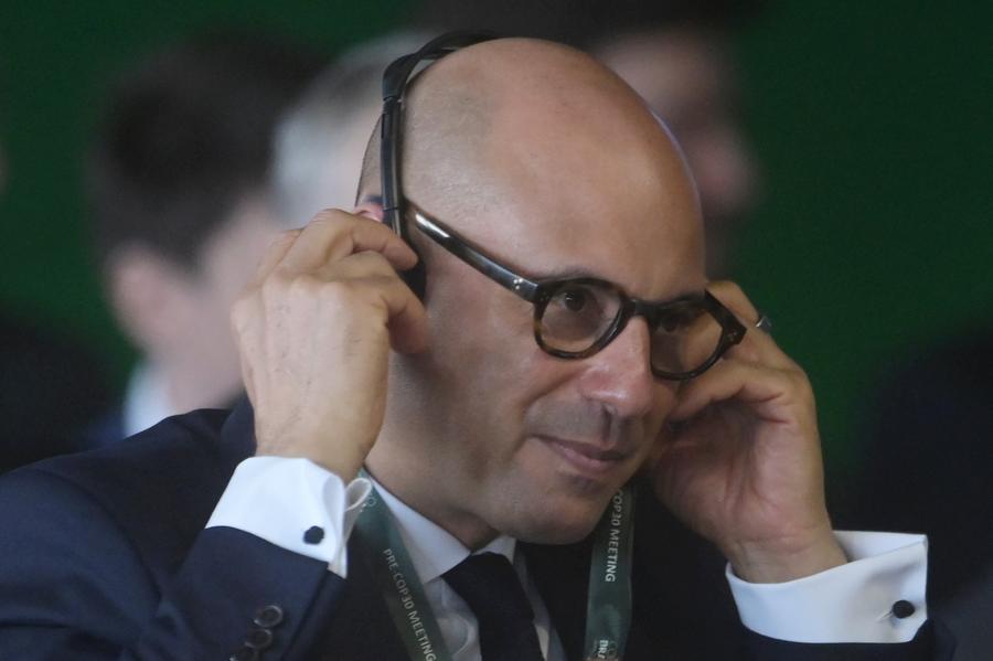 El secretario ejecutivo de la Convención Marco de las Naciones Unidas sobre el Cambio Climático, Simon Stiell, asiste a la reunión ministerial preparatoria de la 30ª Conferencia de las Partes (COP30) de las Naciones Unidas sobre el Cambio Climático, en el Centro Internacional de Conexiones de Brasil, en Brasilia, Brasil, el 13 de octubre de 2025. (Xinhua/Lucio Tavora)