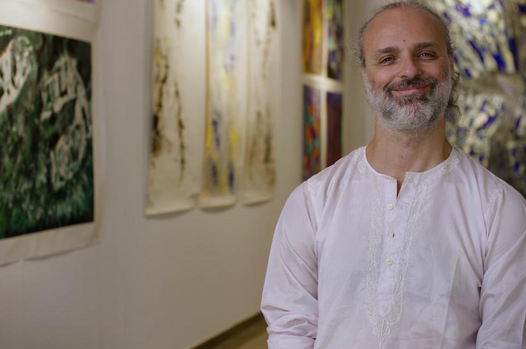 Antonio José Mezcua López: pintor español que fusiona la estética clásica china con colores vibrantes