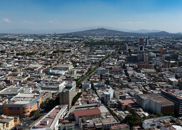 México busca mejorar calidad del aire con nuevas reglas para importación de vehículos diésel