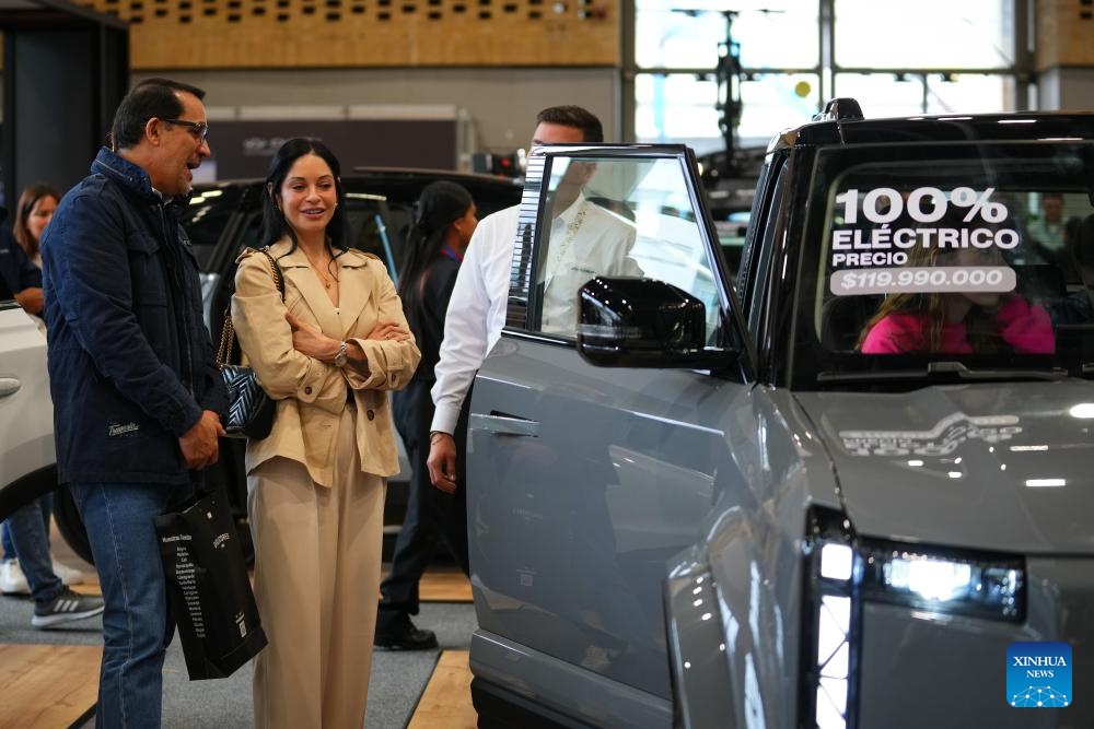 Autos chinos potencian récord de movilidad eléctrica en Colombia