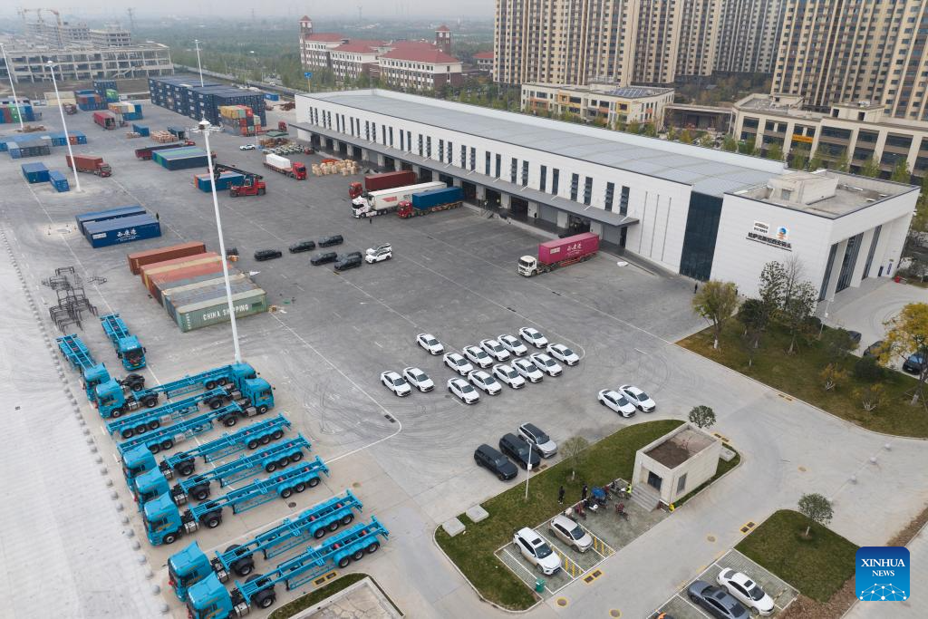 Tren de carga China-Europa impulsa la transformación de Xi'an en un moderno centro logístico y de comercio internacional