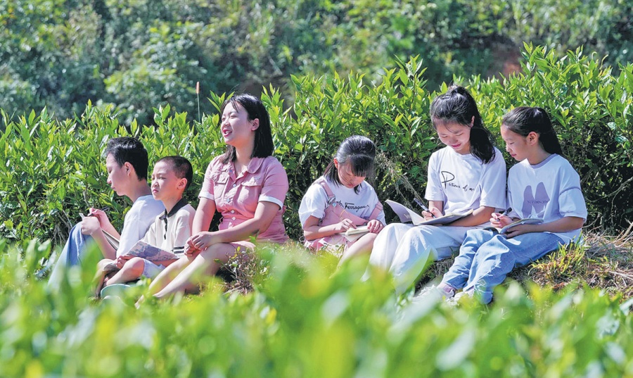 'La poesía del campo' da voz a las esperanzas y temores de los niños dejados atrás