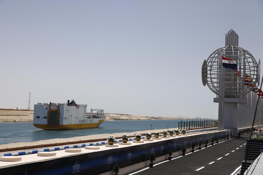 Zona de canal de Suez en Egipto atrae 11.600 mdd en inversiones en tres años y medio, y la mitad es inversión china