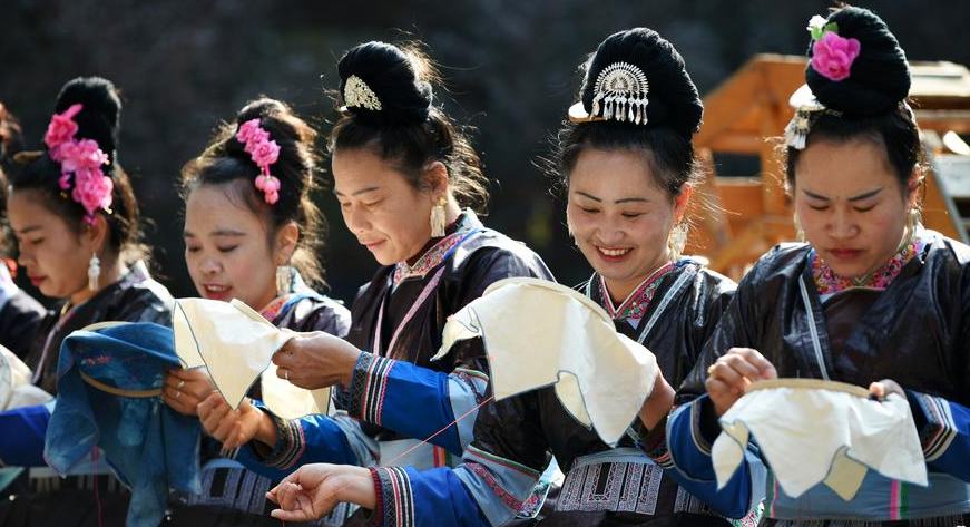 Bordar para prosperar, mujeres artesanas dinamizan revitalización rural