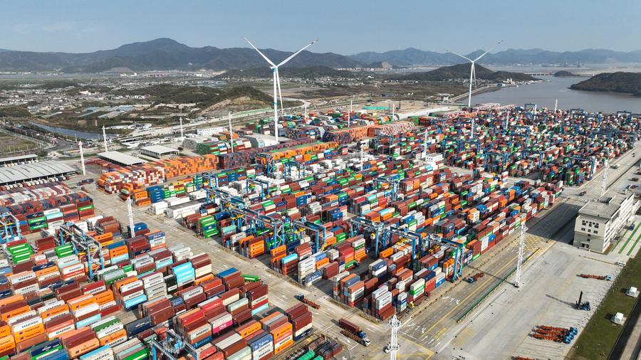 Tráfico anual de contenedores de principal puerto del este de China supera 40 millones de TEU