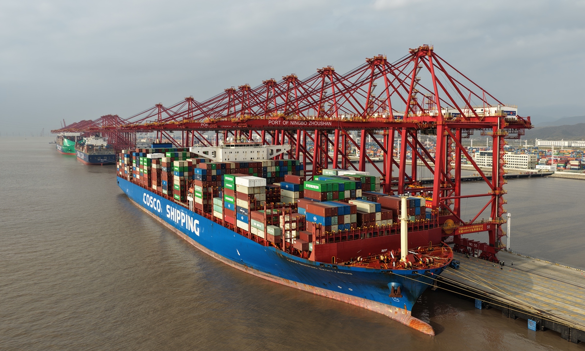 Puerto Ningbo-Zhoushan supera por primera vez los 40 millones de contenedores anuales