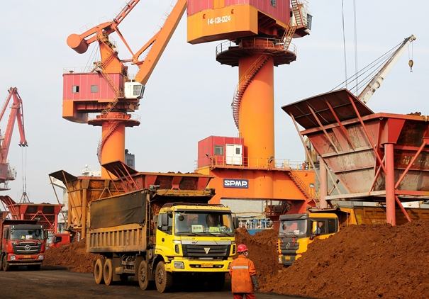 Simandou, una de las minas de hierro más grandes del mundo, envía su primer cargamento a China