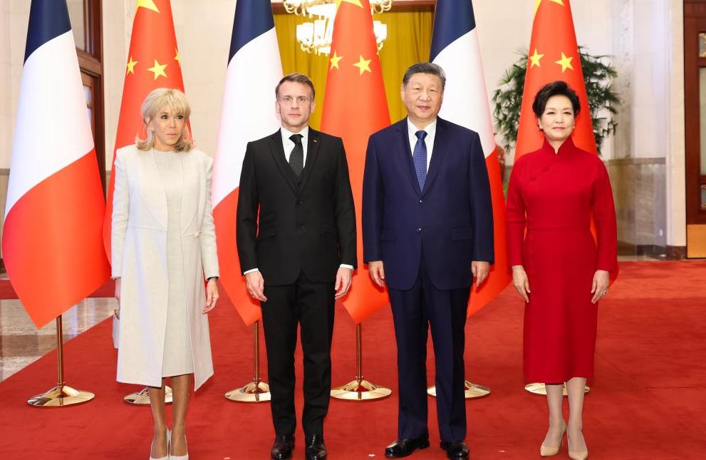 Xi mantiene conversaciones con Macron, llamando a ampliar cooperación en múltiples áreas