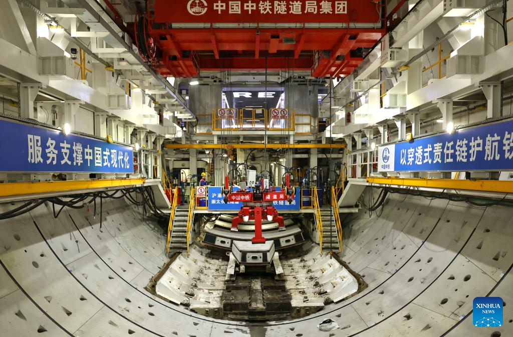 Se lleva a cabo excavación en curso del túnel bajo el río Yangtze