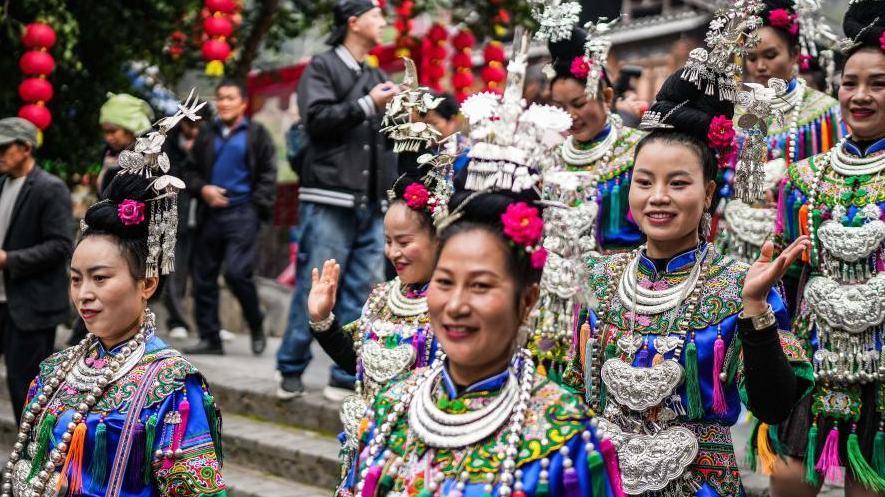 Evento en celebración del Año Nuevo dong en la aldea dong de Zhaoxing en Guizhou