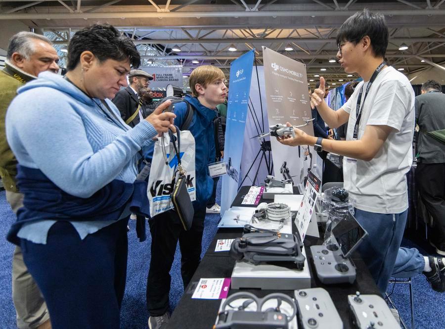 Fabricante chino DJI expresa decepción por medida de EEUU de bloquear autorizaciones para drones fabricados en extranjero