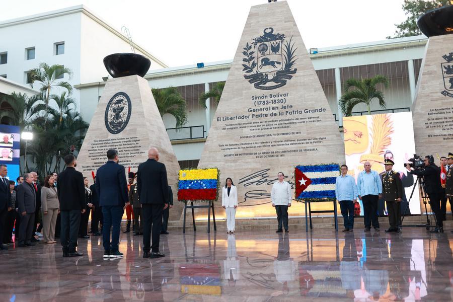 Venezuela ratifica su "hermandad" con Cuba en medio de las amenazas de EEUU