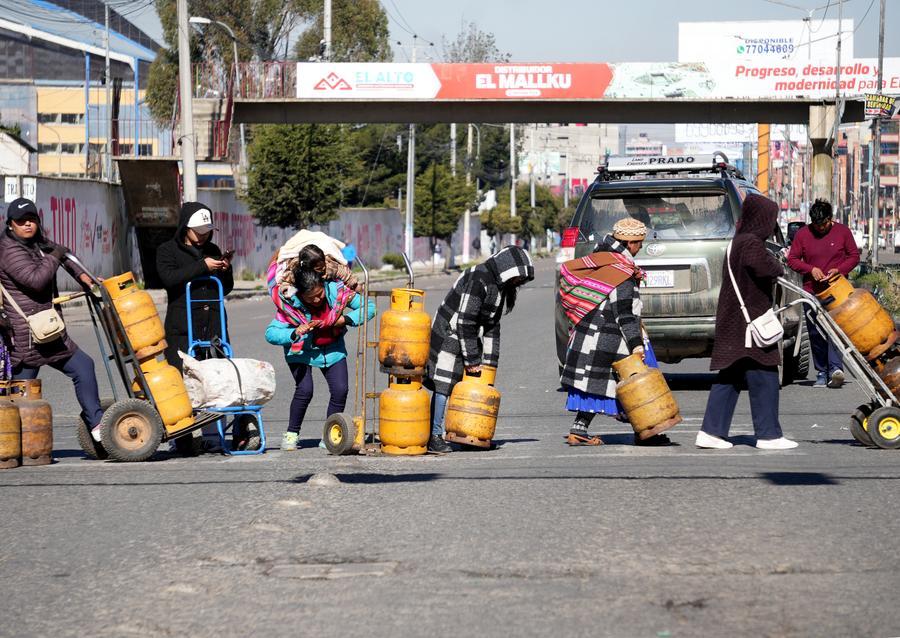 Gobierno boliviano respalda iniciativas legislativas para sancionar bloqueos de caminos