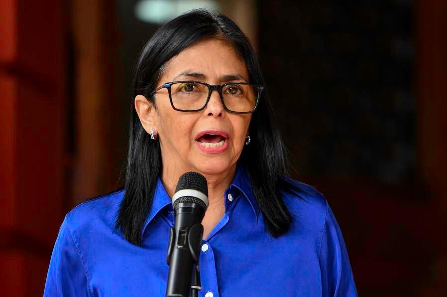 Presidenta encargada de Venezuela rechaza el extremismo y propone avanzar hacia una política responsable