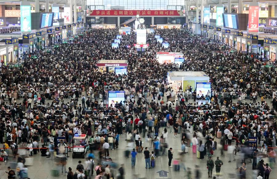 Ferrocarriles de delta de río Yangtse transportarán más de 100 millones de pasajeros durante Fiesta de la Primavera