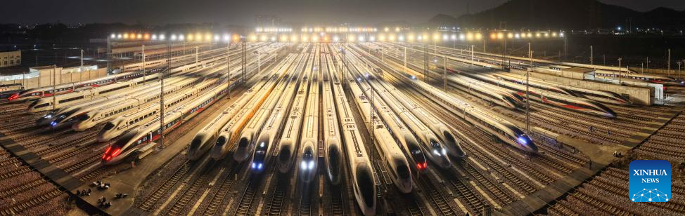 Trenes de alta velocidad en toda China se están preparando para la próxima temporada alta de viajes por el Festival de la Primavera